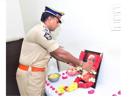 మహనీయుడు 'టంగుటూరి' :  సీపీ