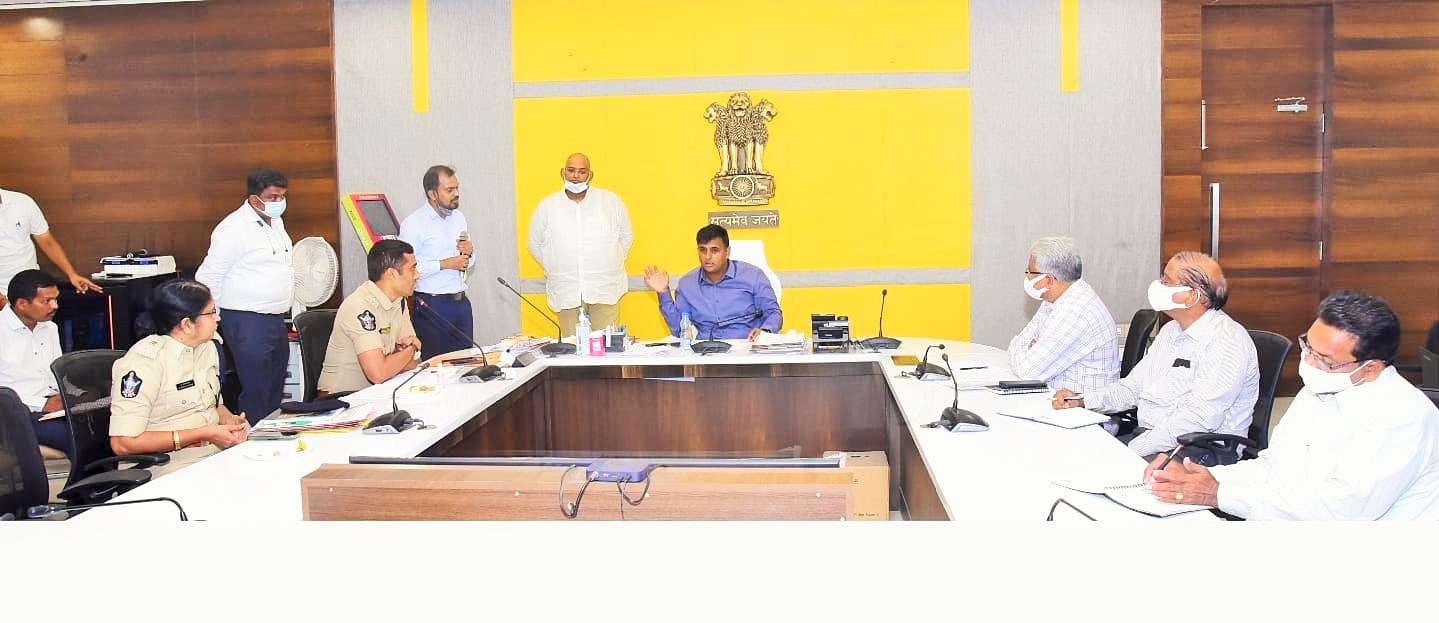 ఆటోమేటిక్ ట్రాఫిక్ సిగ్నల్ వ్యవస్థ ఏర్పాటుపై కసరత్తు