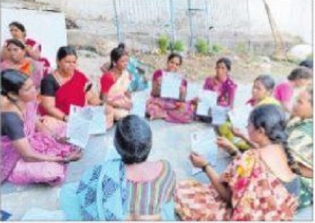 పారిశ్రామికవేత్తలుగా పొదుపు మహిళలు