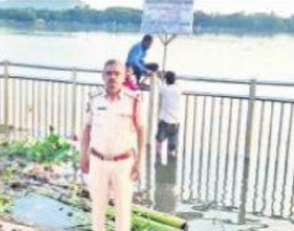 ఘాట్లలో  ప్రమాద హెచ్చరిక  బోర్డుల ఏర్పాటు
