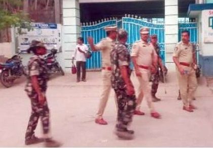 పొలిసులు నేరగాళ్లపై నిఘా కలిగి ఉండాలి