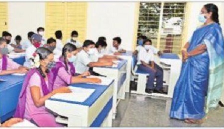 10 వేల మందికి పైగా టీచర్లకు పదోన్నతి