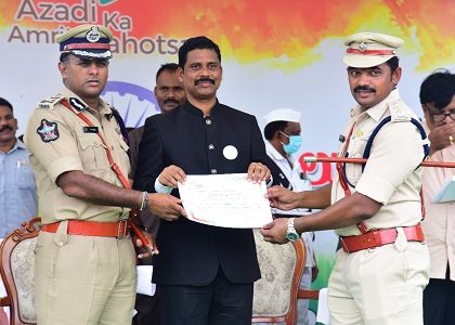 ఉత్తమ సేవకు ప్రశంస