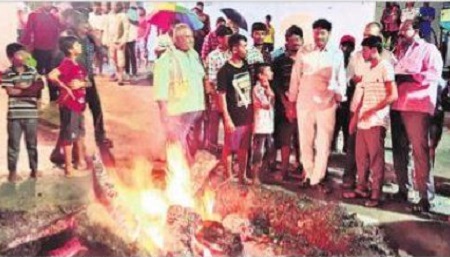 భక్తిశ్రద్దలతో పీర్ల ఊరేగింపు