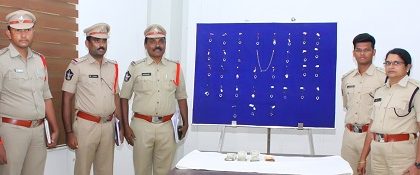 నగల దుకాణంలో చోరీ చేసిన దొంగ  అరెస్టు