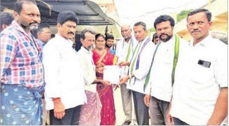 ప్రజల చెంతకే సంక్షేమ పథకాలు