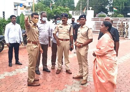 భద్రత ఏర్పాట్లపై సమీక్ష నిర్వహించిన డీసీపీ శ్రీ విశాల్ గున్ని, ఐపీఎస్ గారు