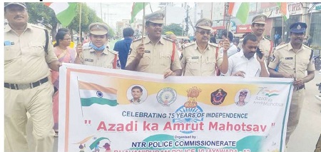 వెయ్యి  మంది విద్యార్థులచే ఆజాదీ కా  అమృత్ ర్యాలీ