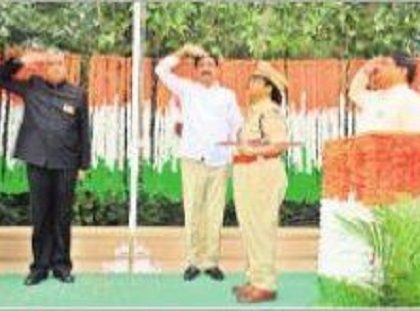 ప్రభుత్య కార్యాలయాల్లో ఘనంగా వేడుకలు