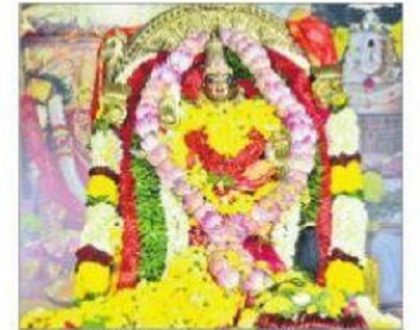 దుర్గమ్మ సన్నిధిలో శ్రావణ శోభ