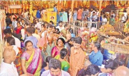 దుర్గమ్మ దర్శనం.. పారవశ్యం