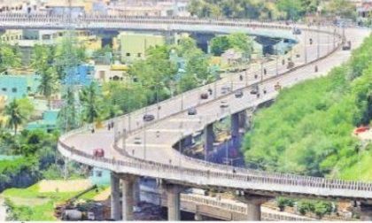 త్రినగరులు ధగధగ