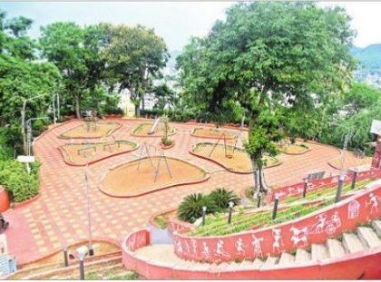 గాంధీ కొండంత అభివృద్ధి