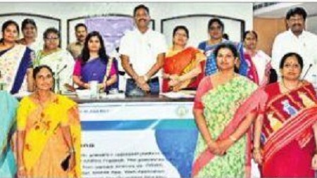 ఖద్దరు దుస్తులతో స్వాతంత్య్ర స్ఫూర్తి