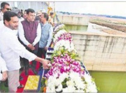 ప్రాజెక్టులన్నీ చకచకా