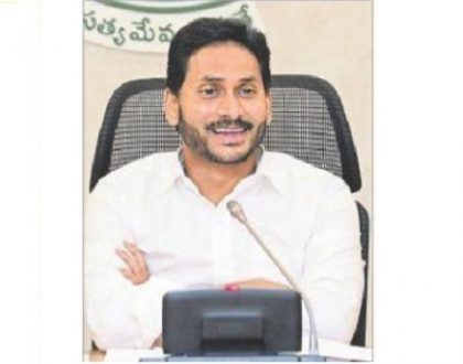 4.72 లక్షల మంది విద్యార్థులకు ట్యాబ్ లు