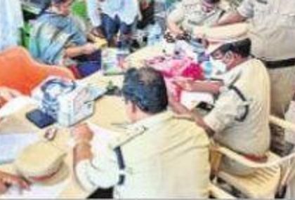 సూపర్ మార్కెట్ లలో తనిఖీలు