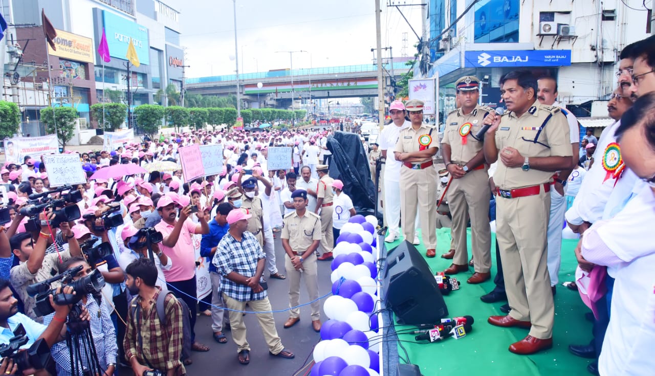 ఆత్మహత్యల నివారణపై అవగాహన ర్యాలీ