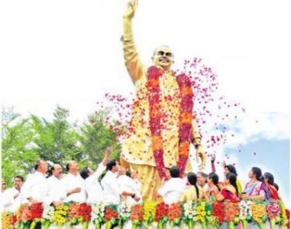 ఆత్మ బంధువుకు.. ఆత్మీయ నివాళి
