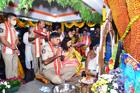 వన్ టౌన్ పోలీసుస్టేషన్ లో దసరా ఉత్సవాలు ప్రారంభం