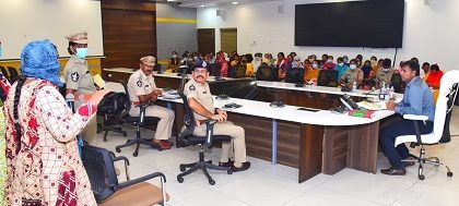అప్రమత్తంగా ఉండండి