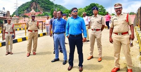 వినాయక విగ్రహ నిమజ్జన ప్రదేశాన్ని సందర్శించిన పోలీస్ కమీషనర్  శ్రీ కాంతి రాణా టాటా ఐ.పి.ఎస్.గారు