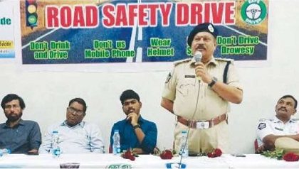 ఆత్మ హత్యలు, రోడ్డు  ప్రమాదాల నివారణ ప్రతి ఒక్కరి బాధ్యత: ఏసీపీ