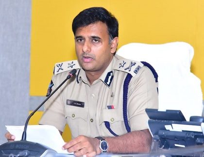 మద్యం సేవించి వాహనాలు నడిపేన 12 మందికి జైలు శిక్ష మరియు జరిమానా విధించిన రైల్వే కోర్ట్