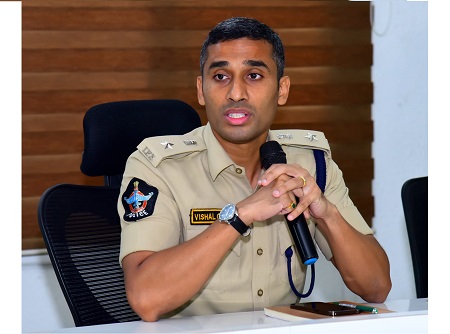 మసాజ్ సెంటర్లపై  దాడులు