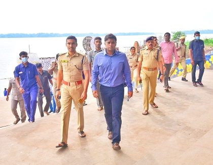 తెప్పోత్సవ ఏర్పాట్లను పరిశీలించిన నగర పోలీస్ కమీషనర్.