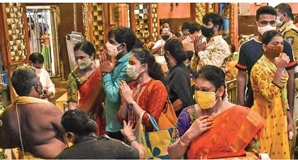దుర్గమ్మ సన్నిధిలో భక్తుల రద్దీ