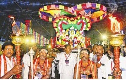 దుర్గే దుర్గతినాశని