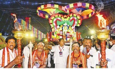 దుర్గే దుర్గతినాశని