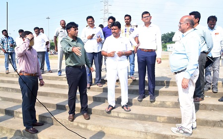 కార్తిక మాసం సందర్భంగా  స్నాన ఘాట్ లను పరిశీలించి  భద్రతా ఏర్పాట్లపై తగు సూచనలు చేసిన నగర పోలీస్ కమీషనర్ శ్రీ కాంతి రాణా టాటా ఐ.పి.ఎస్. గారు