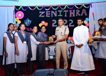ఆంధ్ర లయోలా కళాశాలలో జరిగిన జెనిత్ర ఫెస్ట్ కార్యక్రమంలో ముఖ్య అతిధిగా పాల్గొన్న డిప్యూటీ పోలీస్ కమీషనర్ శ్రీ విశాల్ గున్ని ఐ.పి.ఎస్. గారు