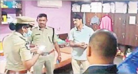 స్పాట్ గుట్టు రట్టు!
