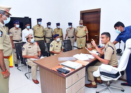 "పోలీస్ వెల్ఫేర్ డే" కార్యక్రమంలో "12" ఫిర్యాదులు స్వీకరించిన నగర డిప్యూటి పోలీస్ కమీషనర్