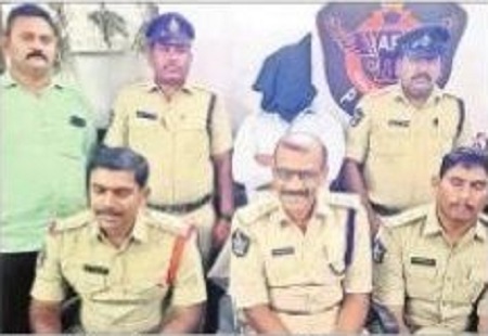నగల వ్యాపారి హత్య కేసులో నిందితుడు అరెస్టు