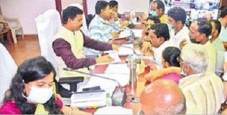 సత్వరం సమస్యలు పరిష్కరించాలి