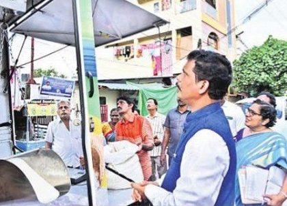 పారదర్శకంగా రేషన్ పంపిణీ