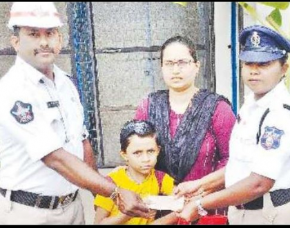 కిడ్నీ బాధితుడికి ఆర్ధిక సాయం