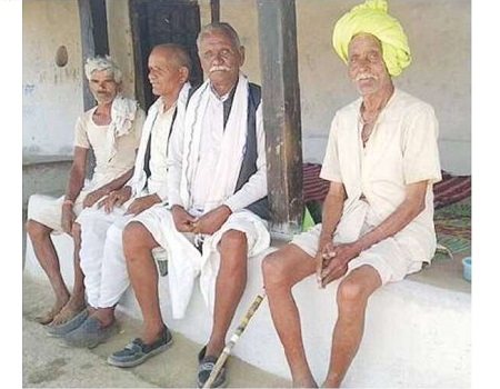 పసి పిల్లలు... వృద్దులు