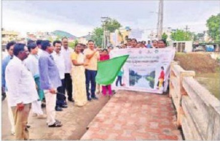 కాల్వల్లో వ్యర్ధాల నిరోధంపై  అవగాహన ర్యాలీలు