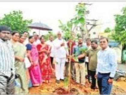 మొక్కల పెంపకంతోనే  మానవ మనుగడ