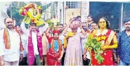 అమ్మవారి కలశం, విగ్రహాల ఊరేగింపు