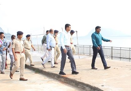 కృష్ణా ఘాట్ల పరిశీలన