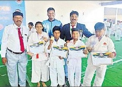 కరాటే పోటీల్లో విజయవాడ క్రీడాకారుల సత్తా