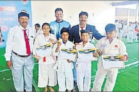 కరాటే పోటీల్లో విజయవాడ క్రీడాకారుల సత్తా