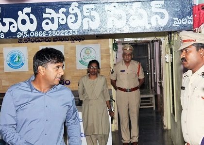జి. కొండూరు మరియు ఏ. కొండూరు పోలీస్ స్టేషన్ లను ఆకస్మిక తనిఖీ చేసిన పోలీస్ కమీషనర్ శ్రీ కాంతి రాణా టాటా, ఐ.పి.ఎస్ గారు