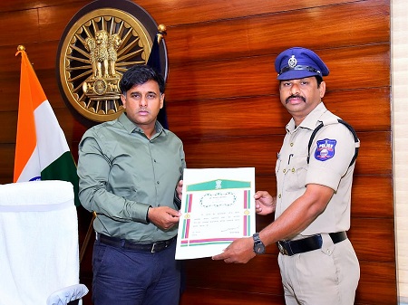 కానిస్టేబుల్ మస్తాన్ కు పీఎం లైఫ్ సేవింగ్ మెడల్